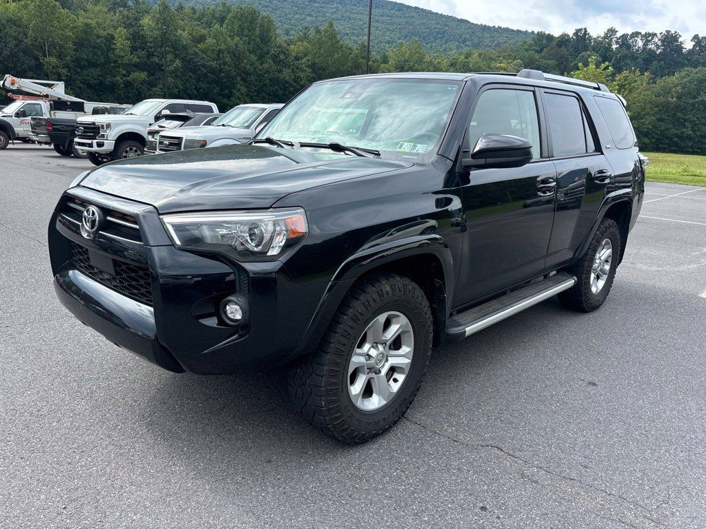 Used 2022 Toyota 4Runner SR5 AWD/4WD image 2
