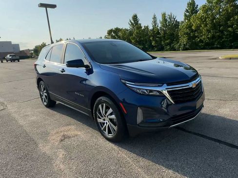 Used 2022 Chevrolet Equinox LT FWD image 2