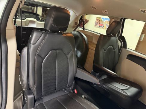 Used 2019 Dodge Grand Caravan SE image 33