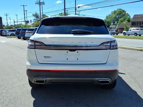 Certified 2022 Lincoln Nautilus Reserve AWD/4WD image 5