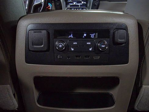 Used 2017 GMC Yukon XL SLT w/ Open Road Package image 18