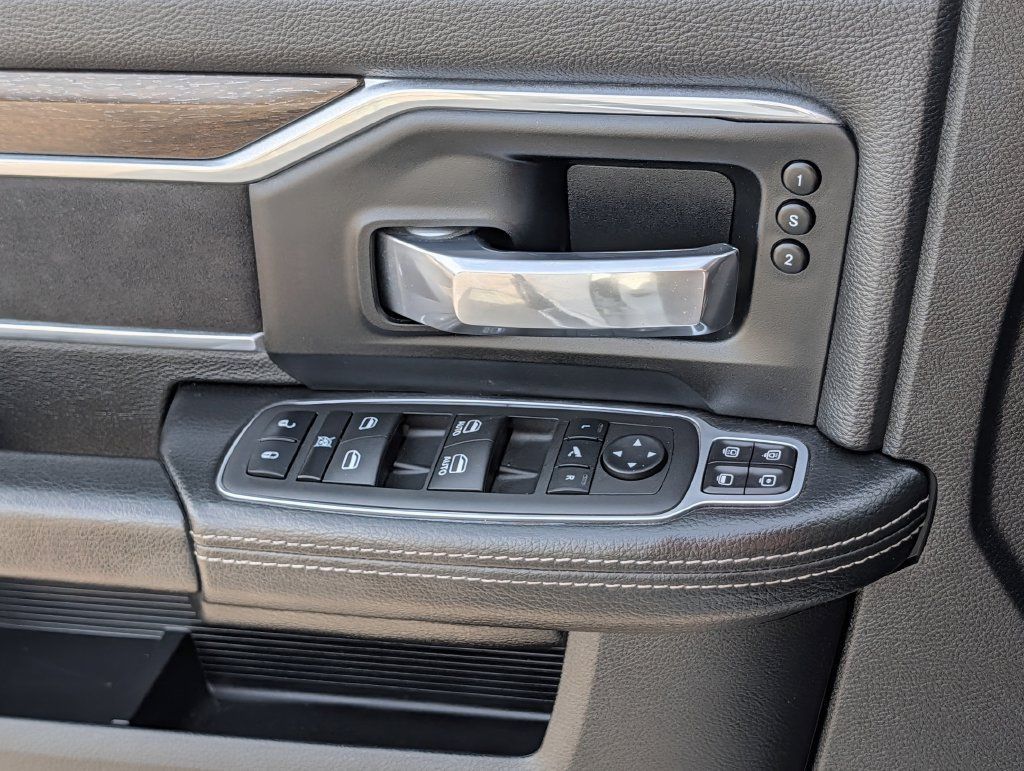 Used 2024 RAM 2500 Laramie w/ Cold Weather Group AWD/4WD image 23