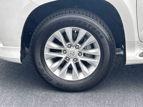 Used 2023 Lexus GX 460 Premium w/ Premium Plus Package AWD/4WD image 32