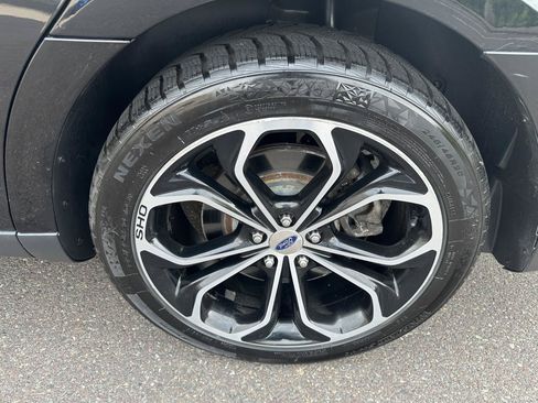 Used 2018 Ford Taurus SHO w/ Sho Performance Package AWD/4WD image 33