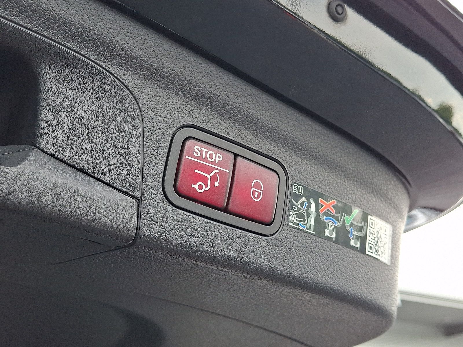 Certified 2025 Mercedes-Benz GLE 450 4MATIC image 31