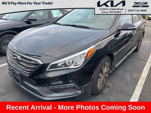 Used 2021 Hyundai Elantra SEL image 1