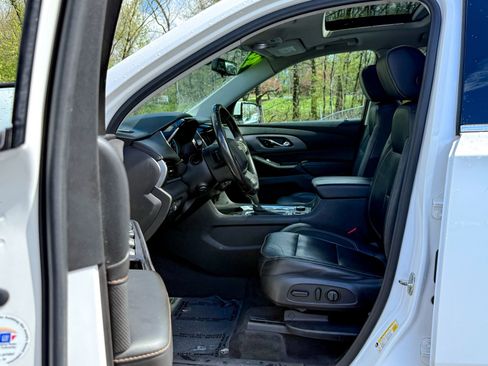 Used 2020 Chevrolet Traverse Premier AWD/4WD image 19