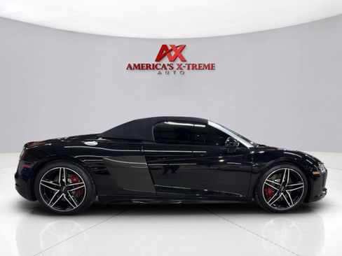 Used 2017 Audi R8 V10 w/ Carbon Exterior Package image 6