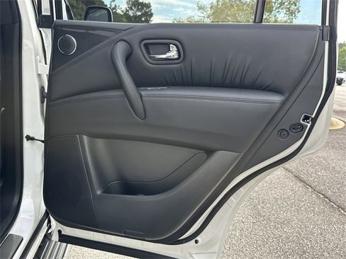 Certified 2024 Nissan Armada SL w/ Midnight Edition Package image 17