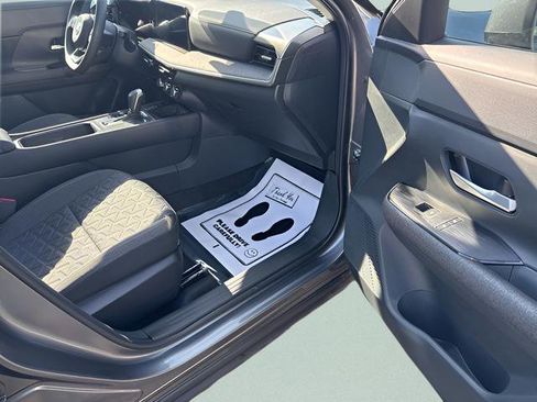 New 2025 Nissan Kicks SV image 23