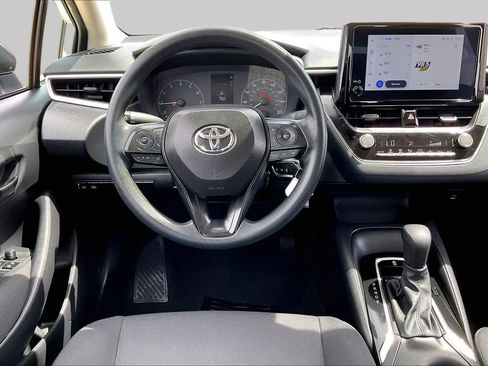 Used 2025 Toyota Corolla LE FWD image 6