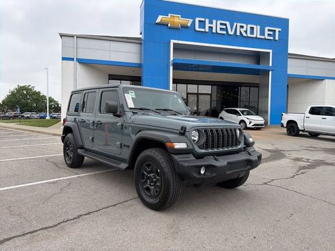 Used 2025 Jeep Wrangler Unlimited Sport AWD/4WD image 1