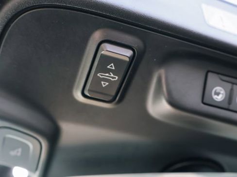 Used 2019 Chevrolet Camaro LT image 15