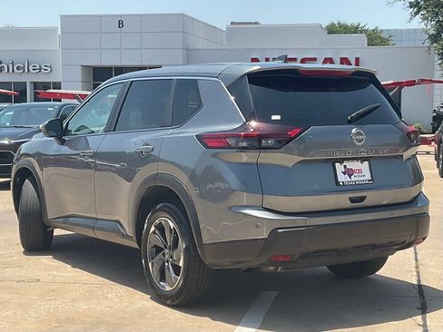 Used 2025 Nissan Rogue SV FWD image 6