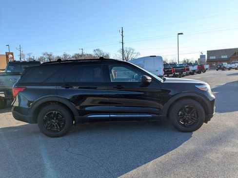 Used 2023 Ford Explorer XLT w/ Equipment Group 202A image 11