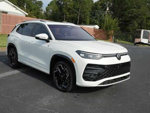 Used 2025 Volkswagen Tiguan SEL R-Line AWD/4WD image 1