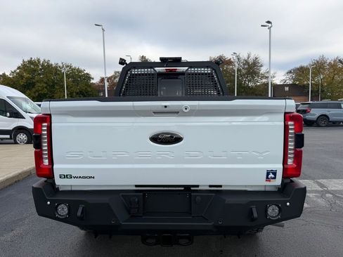 New 2026 Ford F250 Lariat w/ Black Appearance Package image 7