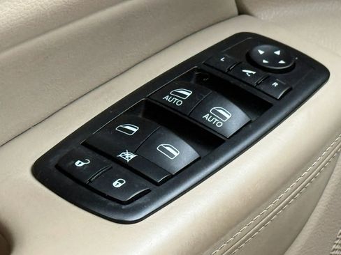 Used 2014 Jeep Grand Cherokee Overland RWD image 23