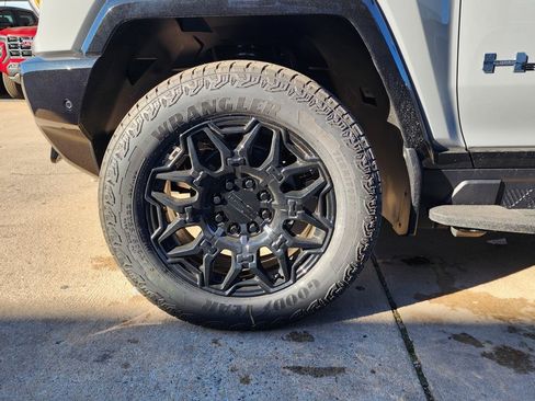 New 2026 GMC Hummer EV SUV image 61