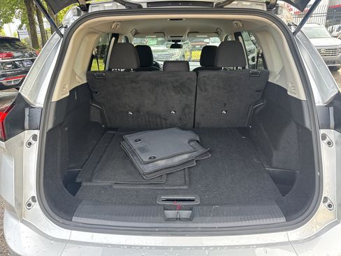 Used 2024 Nissan Rogue S FWD image 8