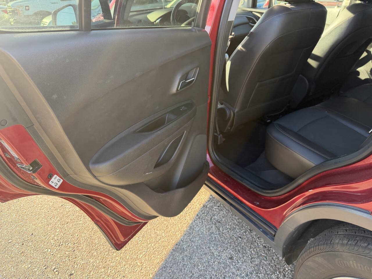 Used 2019 Chevrolet Trax LT w/ LT Convenience Package FWD image 30