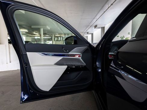 New 2026 BMW 740i xDrive image 13