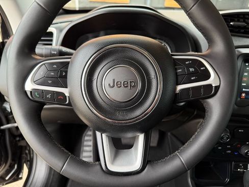 Used 2018 Jeep Renegade Latitude image 26