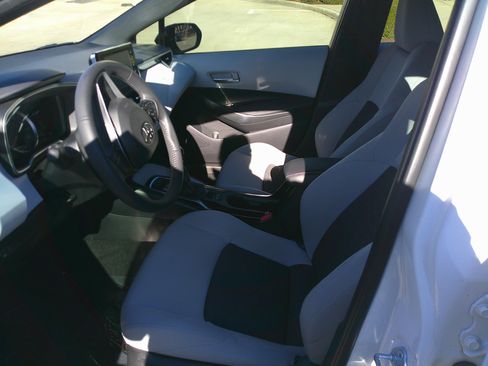 Used 2022 Toyota Corolla SE image 16