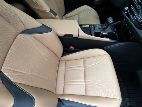 Certified 2024 Lexus ES 300h Ultra Luxury image 44