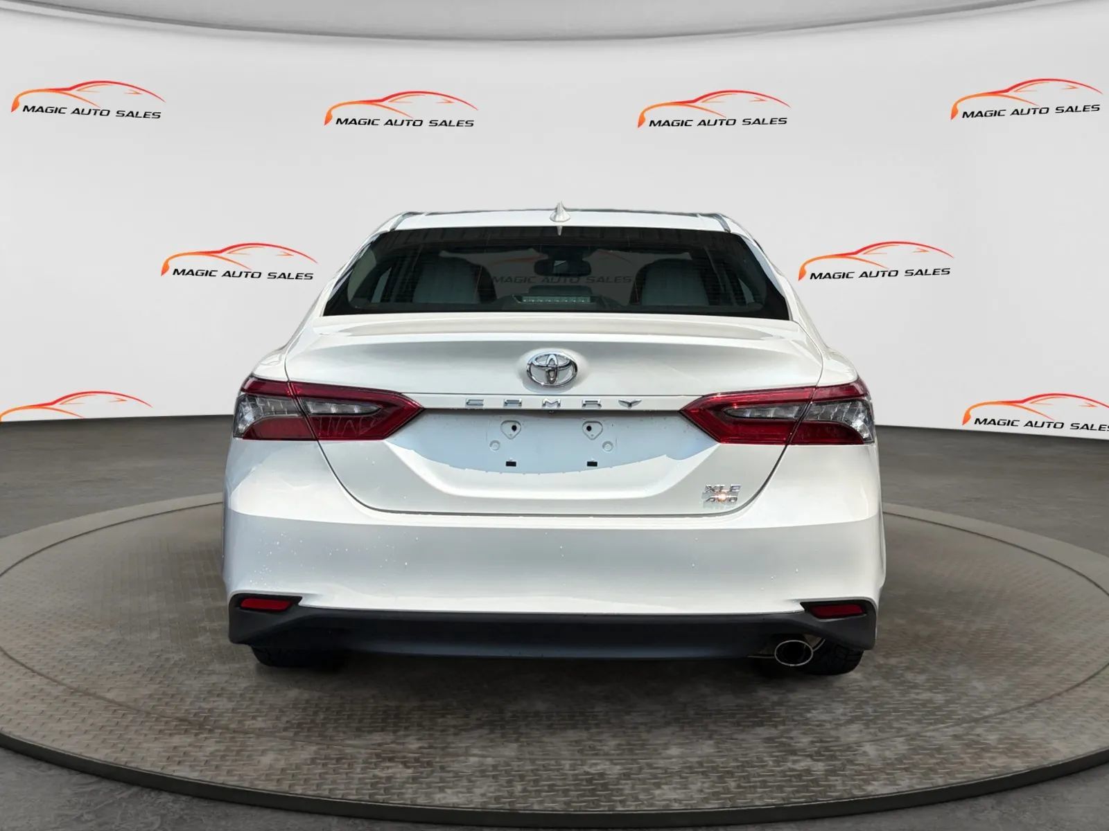 Used 2021 Toyota Camry XLE AWD/4WD image 9