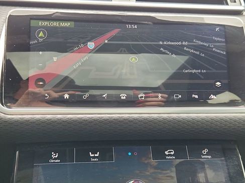 Used 2018 Land Rover Range Rover Velar R-Dynamic SE AWD/4WD image 14