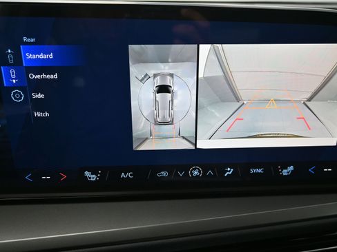 New 2026 Chevrolet Traverse LT FWD image 17