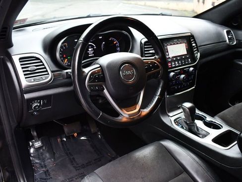 Used 2020 Jeep Grand Cherokee Altitude image 44