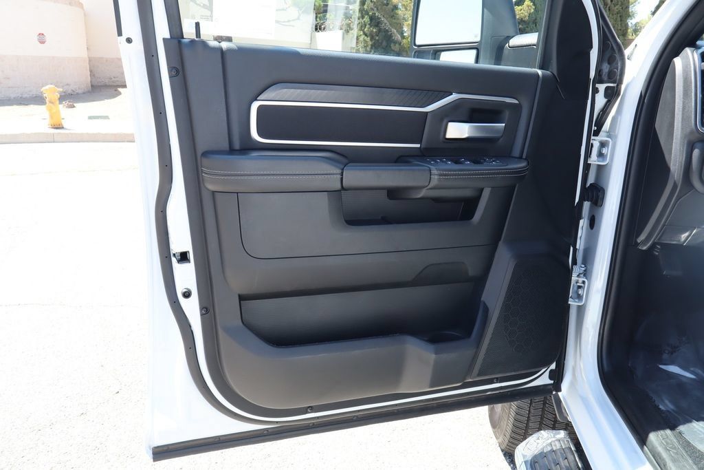 Used 2025 RAM 2500 Big Horn AWD/4WD image 19