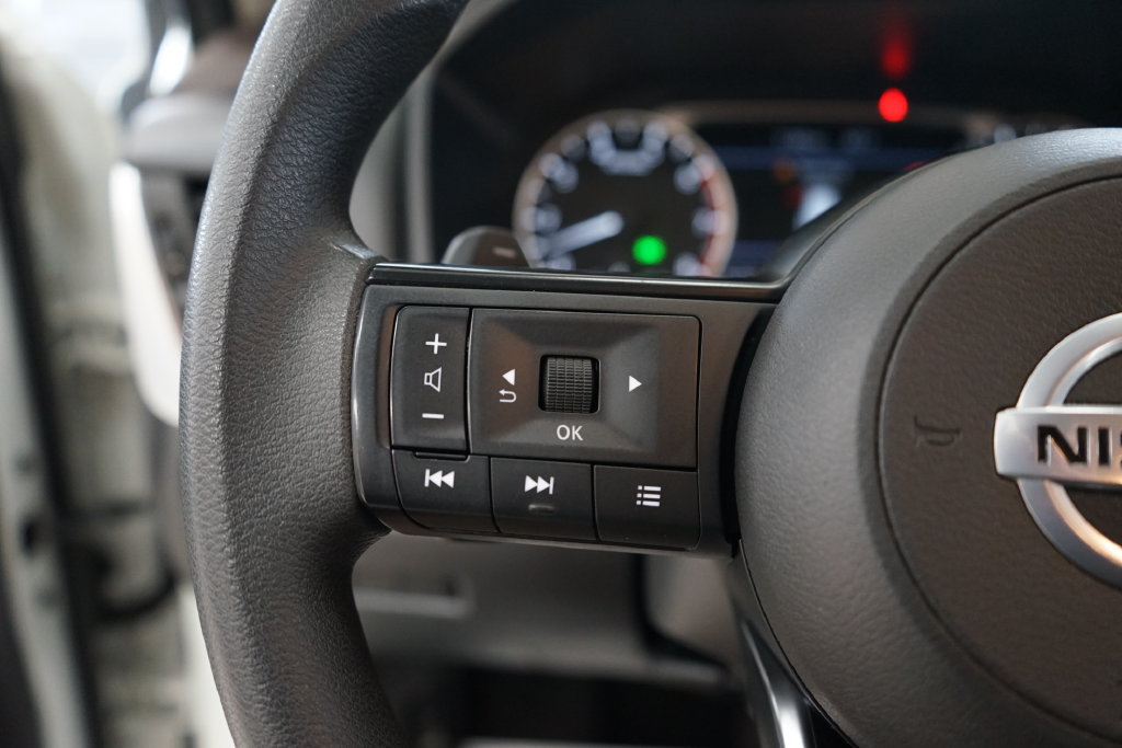 Used 2021 Nissan Rogue S AWD/4WD image 29