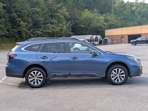 Used 2022 Subaru Outback Premium AWD/4WD image 10