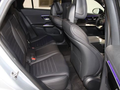 Used 2024 Mercedes-Benz GLC 300 4MATIC image 30