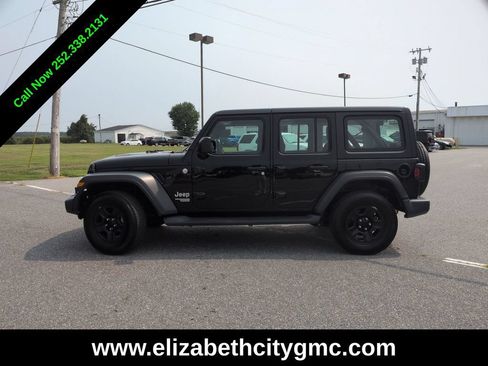 Used 2018 Jeep Wrangler Unlimited Sport AWD/4WD image 5