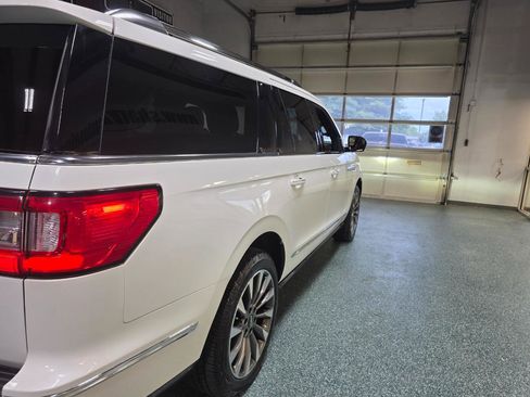 Used 2021 Lincoln Navigator L Reserve w/ Luxury Package AWD/4WD image 7