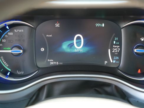 Used 2023 Chrysler Pacifica Touring-L w/ S Appearance Package FWD image 21