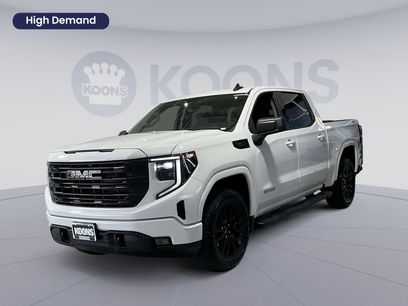 Used 2024 GMC Sierra 1500 Elevation w/ LPO, Elevation Black Package
