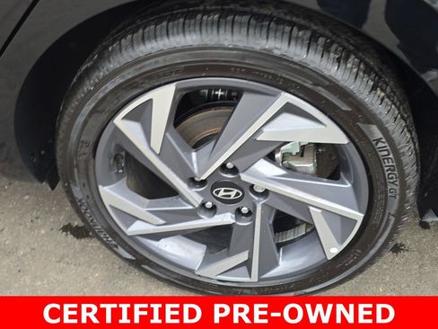 Used 2025 Hyundai Elantra SEL FWD image 33