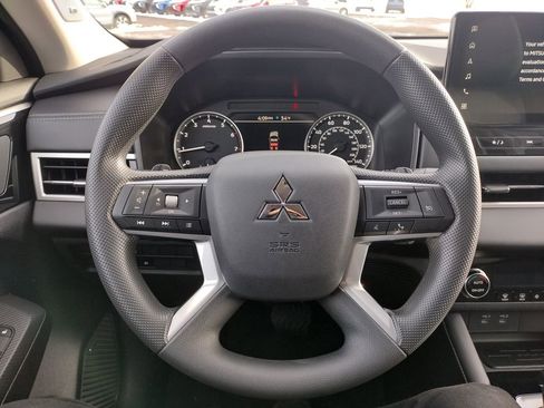 New 2026 Mitsubishi Outlander ES image 6