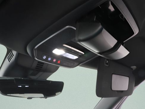 Used 2025 Chevrolet Traverse RS image 19