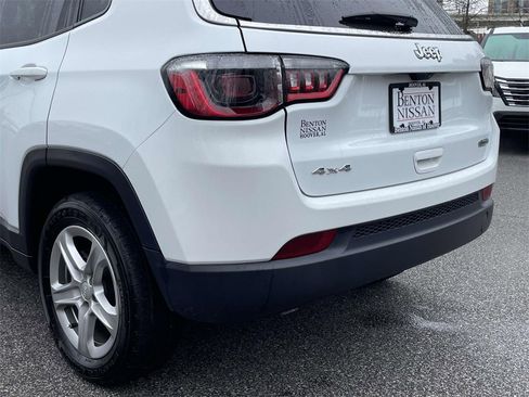 Used 2024 Jeep Compass Latitude image 12