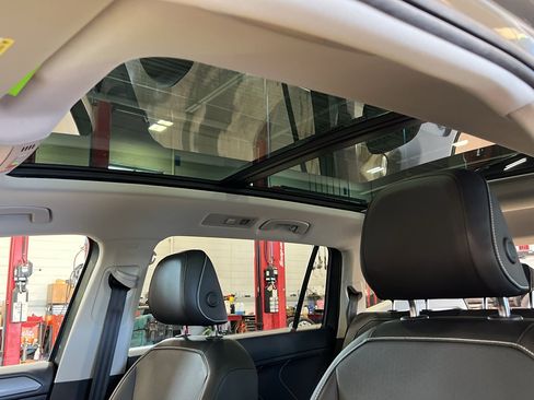 Used 2022 Volkswagen Tiguan SE image 18