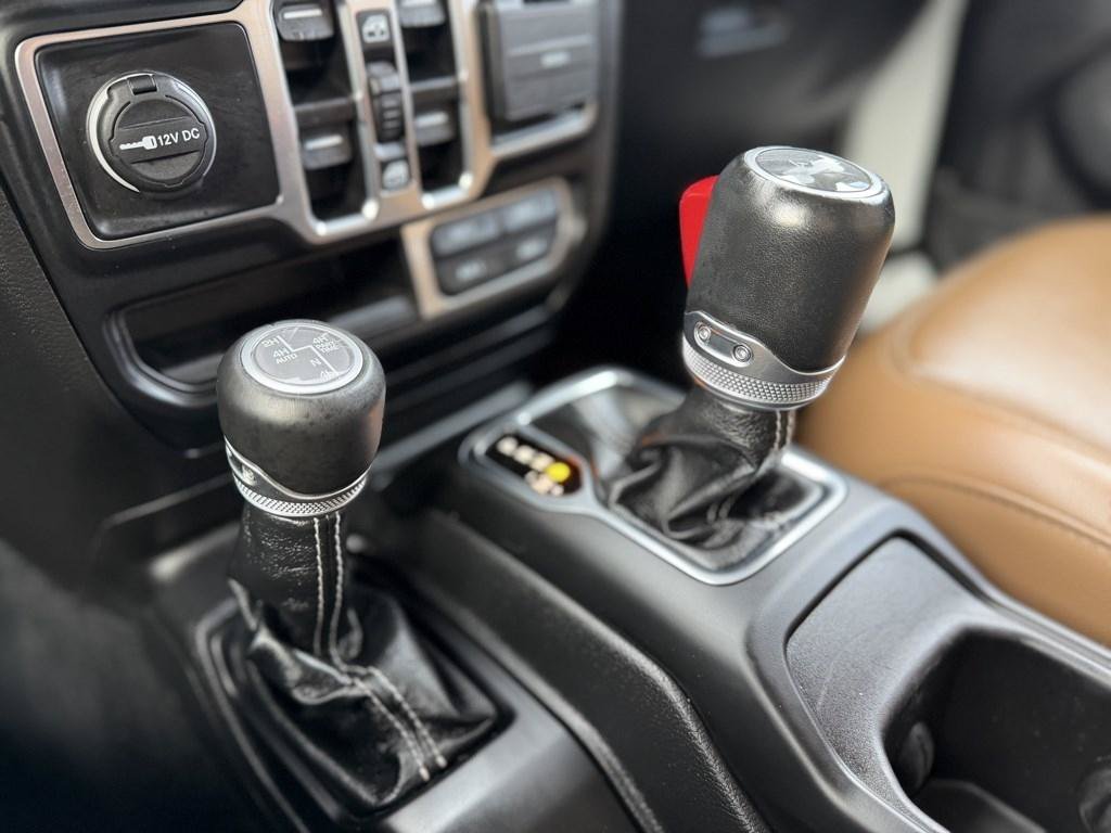 Used 2023 Jeep Wrangler Unlimited Sahara w/ Cold Weather Group AWD/4WD image 25
