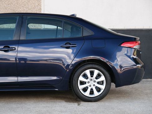Used 2021 Toyota Corolla LE image 8