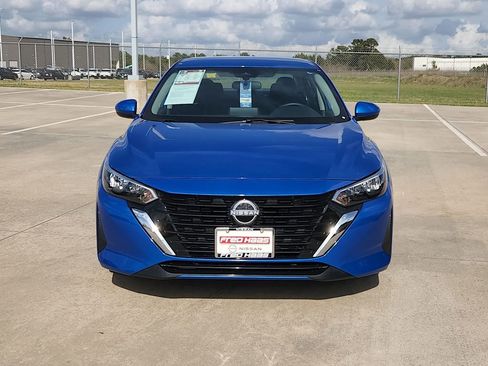 Used 2025 Nissan Sentra SV image 9