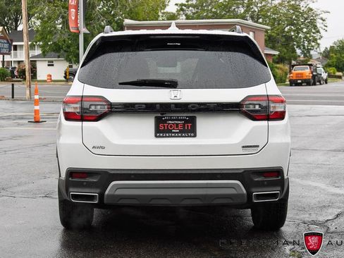 Used 2025 Honda Pilot Touring image 18